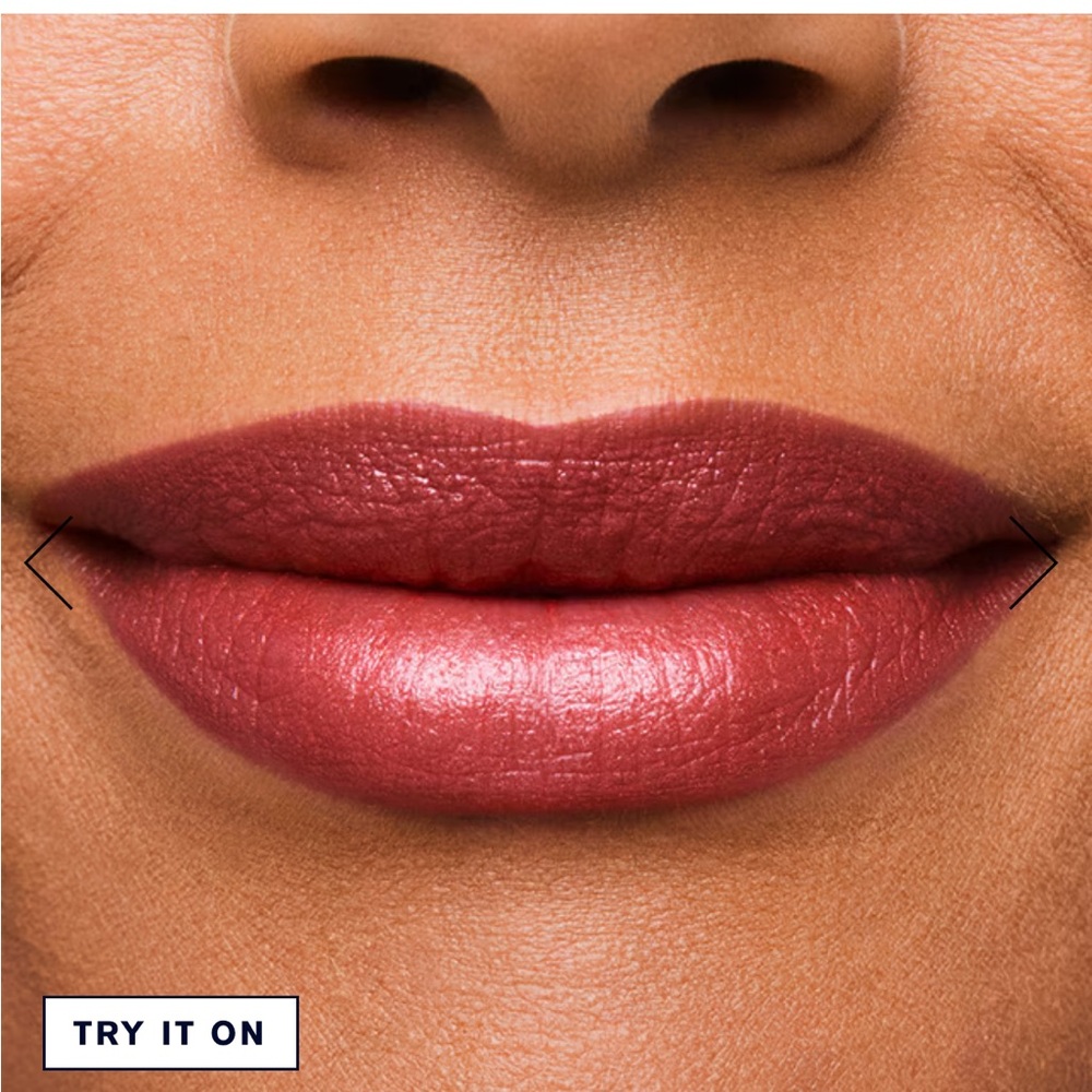 Estée Lauder lip 💋 color- Rebellious Rose